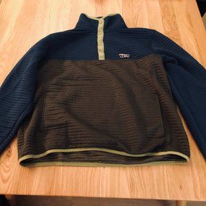 L.L. Bean Men's Airlight Pullover Colorblock -- Large